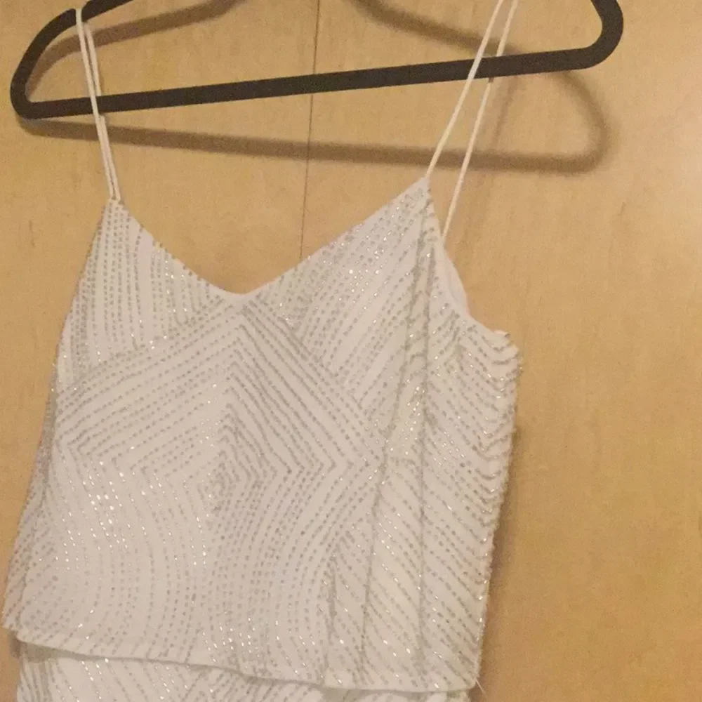 Mesh Sequins Popover Party - Picture 5 of 6